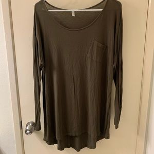 Hunter green long sleeve thin shirt